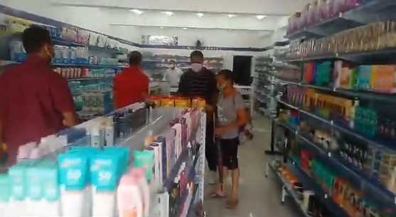 Camacã: Prefeito Paulo do Gás vai ao centro da cidade e visita os comerciantes 
